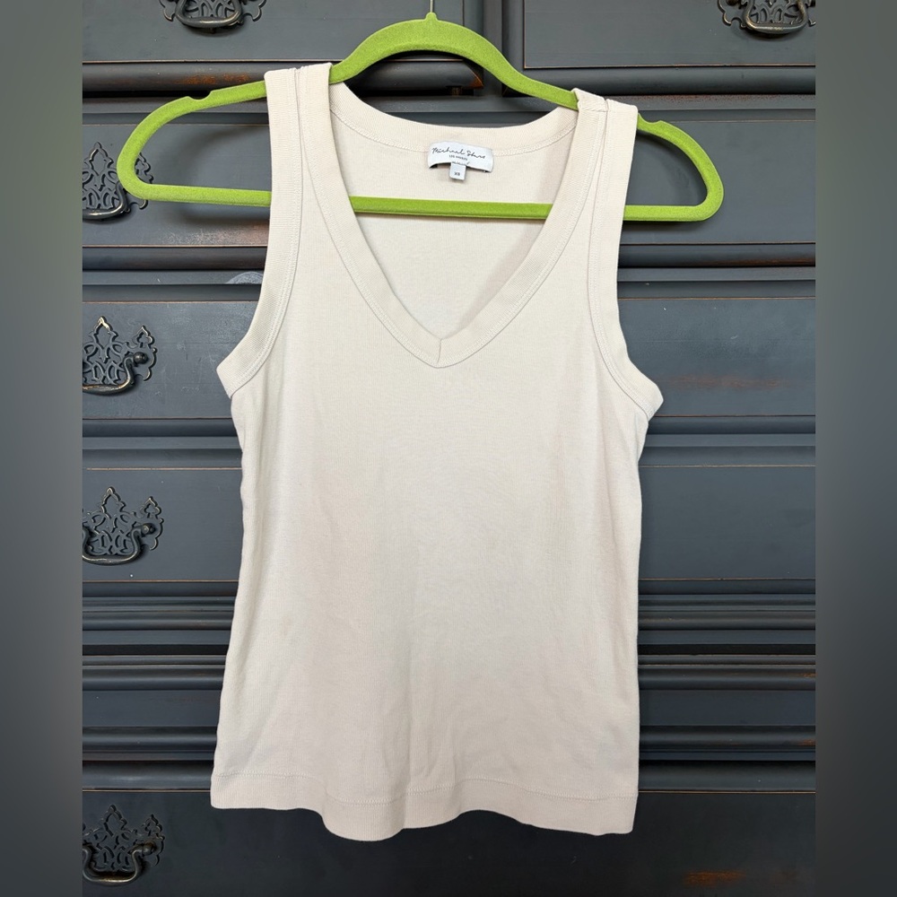 Maya V-neck tank - Michael stars 

XS